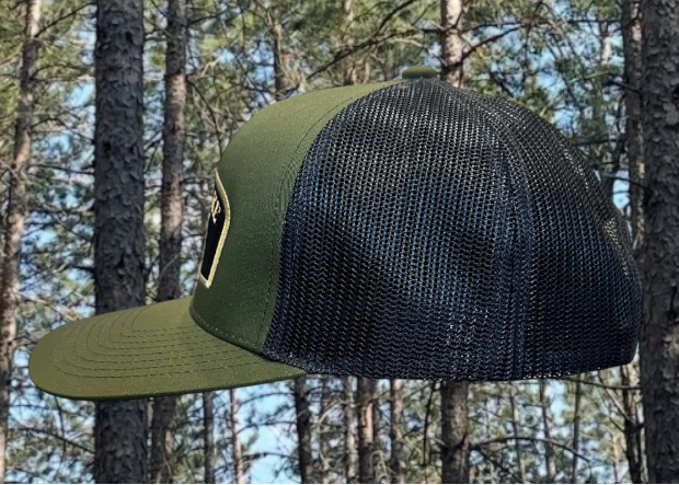 BACK LAKE FISHING TRUCKER